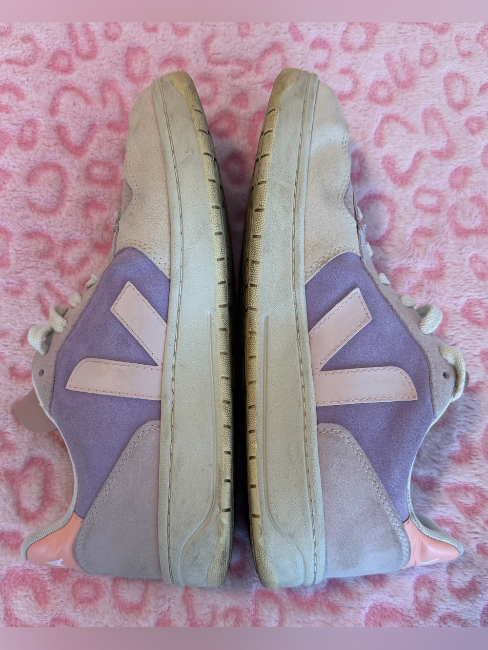 Veja V-10 Women’s Pink and Purple Sneakers
Size: 8.5 - Picture 6 of 12
